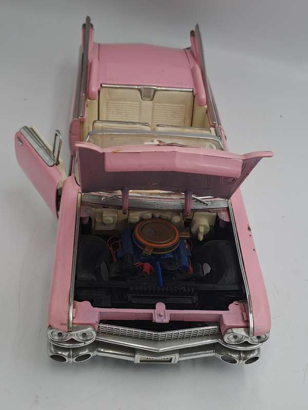 1959 Die-Cast Pink Cadillac Eldorado Biarritz Maisto Scale 1/18 made in Thailand-see Condition