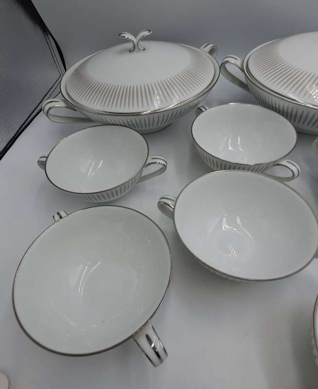 Vintage Noritake BIARRITZ 2 Round Covered Vegetable Tureens and 6 Flat Cream Soup Bowls