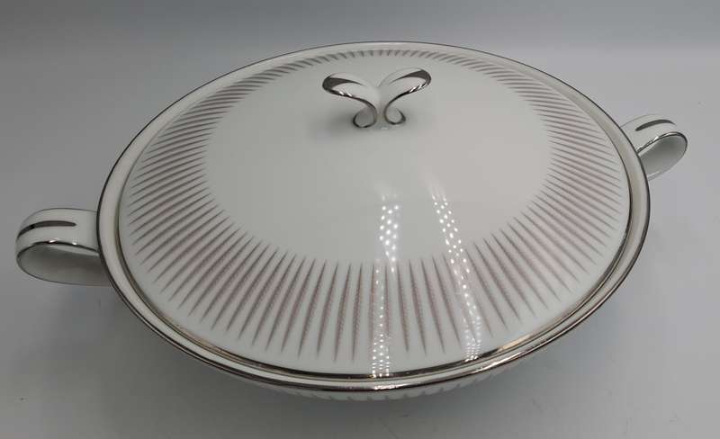 Vintage Noritake BIARRITZ 2 Round Covered Vegetable Tureens and 6 Flat Cream Soup Bowls