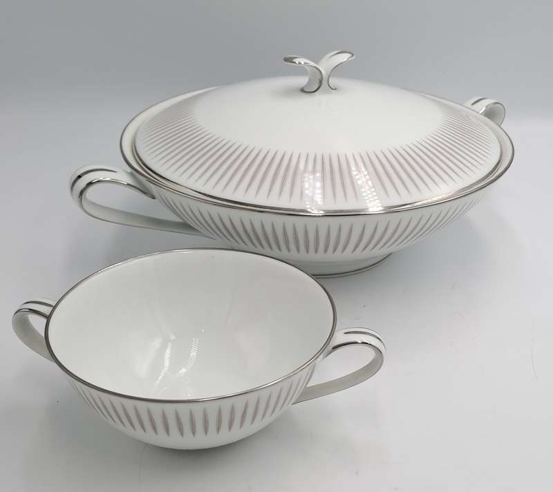 Vintage Noritake BIARRITZ 2 Round Covered Vegetable Tureens and 6 Flat Cream Soup Bowls