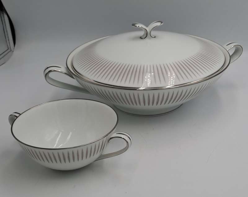 Vintage Noritake BIARRITZ 2 Round Covered Vegetable Tureens and 6 Flat Cream Soup Bowls