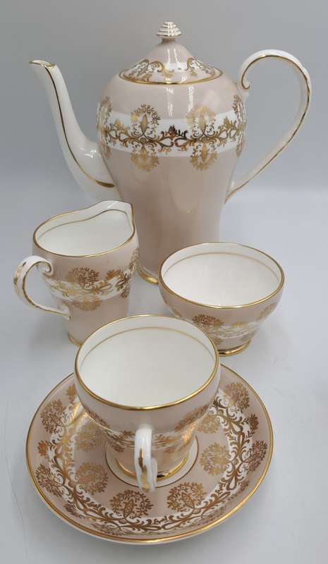 Beautiful 16pc Vintage Royal Grafton Fine bone China Tea set -Gold Trim -Mint Condition