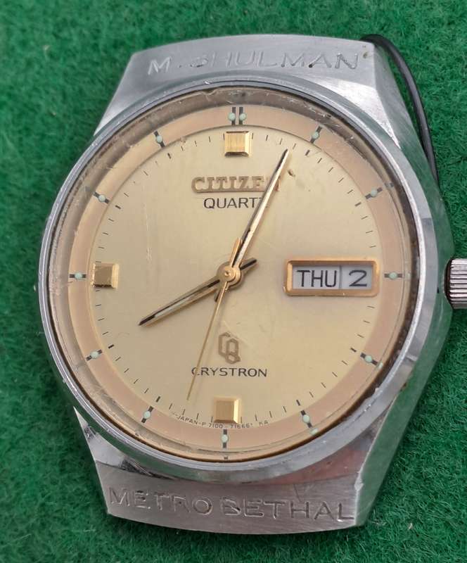 Vintage Citizen CRYSTRON Day-Date Quartz Watch -NOT WORKING MOVEMENT FAULTY