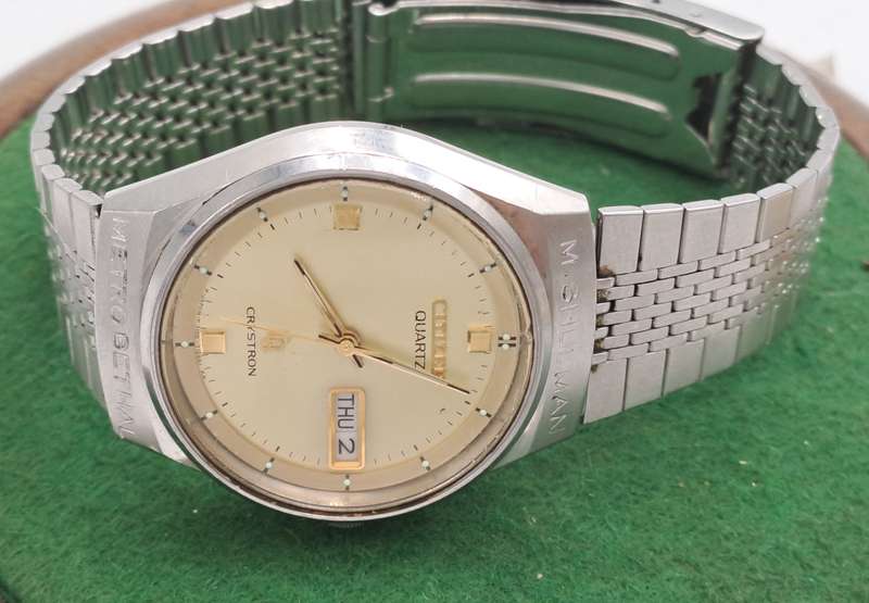 Vintage Citizen CRYSTRON Day-Date Quartz Watch -NOT WORKING MOVEMENT FAULTY