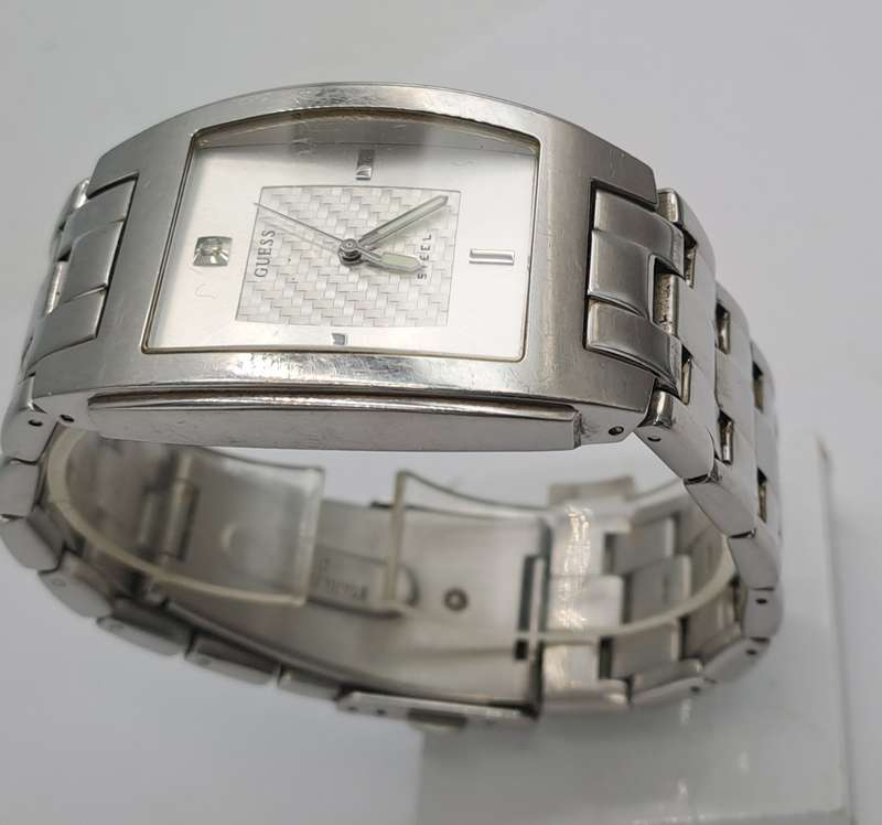 Pre-owned Guess steel men's watch - working