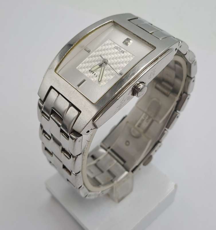 Pre-owned Guess steel men's watch - working