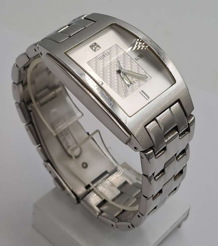 Pre-owned Guess steel men's watch - working