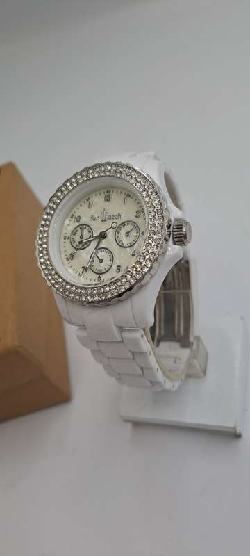 Pre-Owned UNUSED Ladies fun watch-Quartz  -by Woolworths