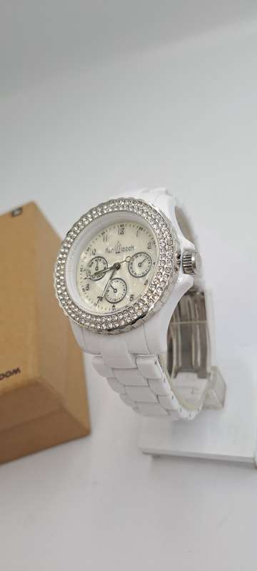 Pre-Owned UNUSED Ladies fun watch-Quartz  -by Woolworths