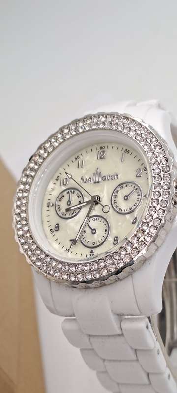 Pre-Owned UNUSED Ladies fun watch-Quartz  -by Woolworths