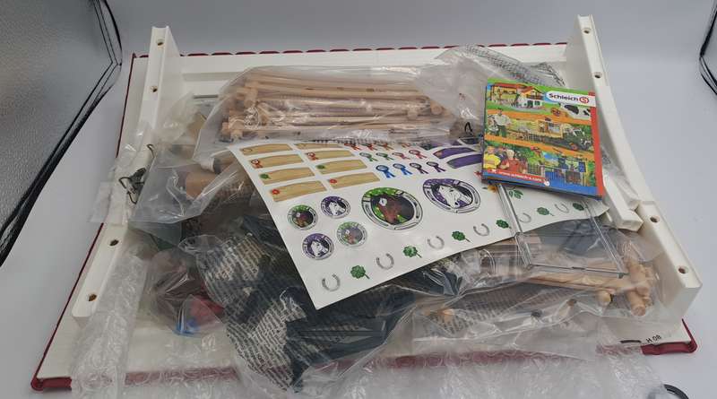Rare !!! Schleich Horse Club,40pc  Horse Toys ,Girls and Boys Riding School Horse Set with Riders 5+