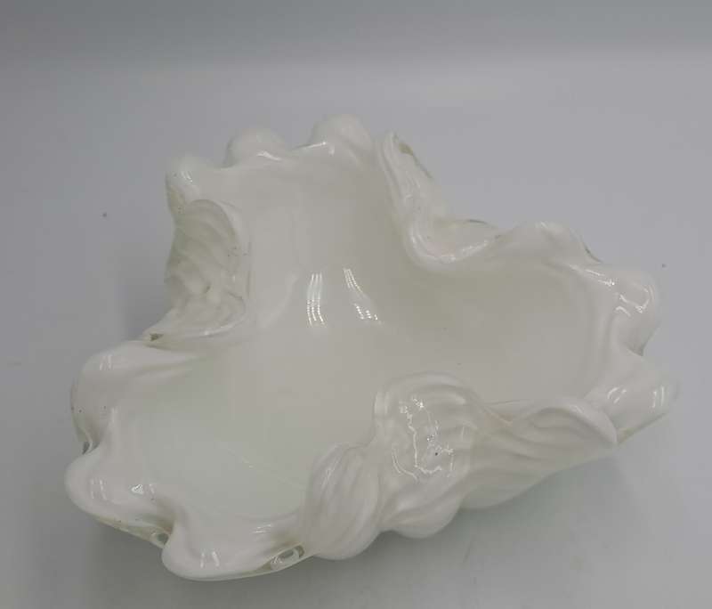 Murano Art Glass Brilliant White Swirl Vase 7,5cm x 17cm x 18cm