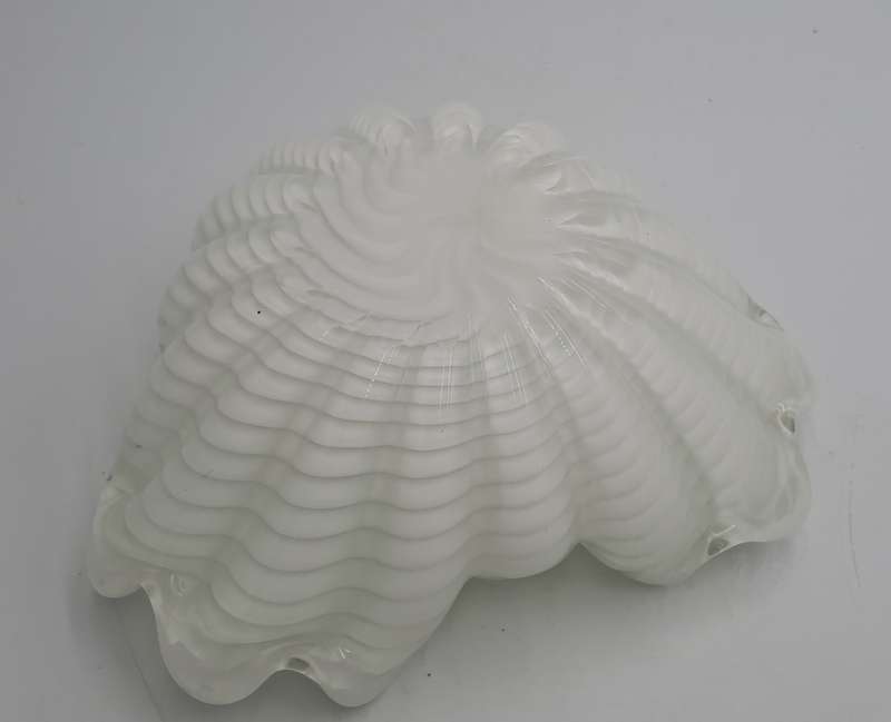 Murano Art Glass Brilliant White Swirl Vase 7,5cm x 17cm x 18cm