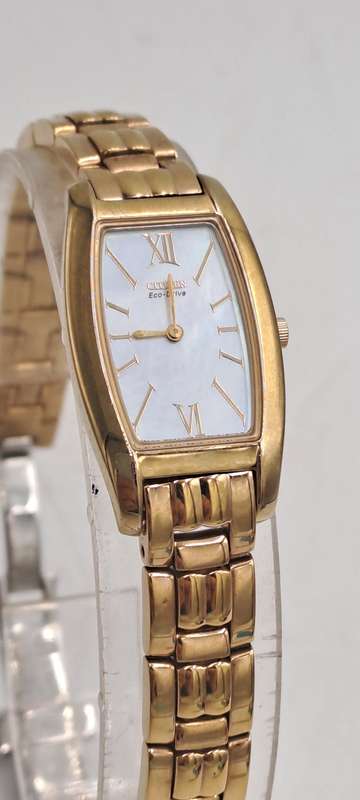 Ladies Citizen Gold Plated  Eco-drive (Need a Panasonic 416mt Battery) back cover scratched
