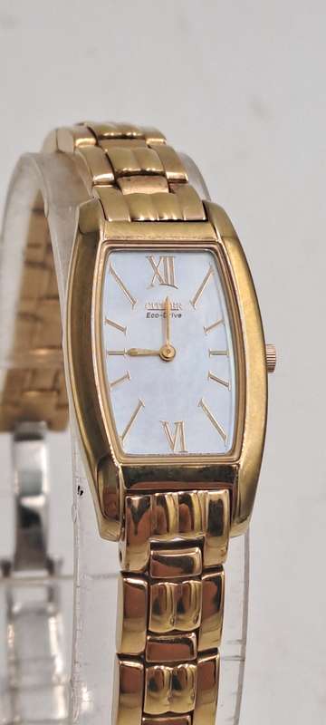 Ladies Citizen Gold Plated  Eco-drive (Need a Panasonic 416mt Battery) back cover scratched