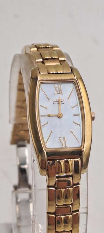 Ladies Citizen Gold Plated  Eco-drive (Need a Panasonic 416mt Battery) back cover scratched