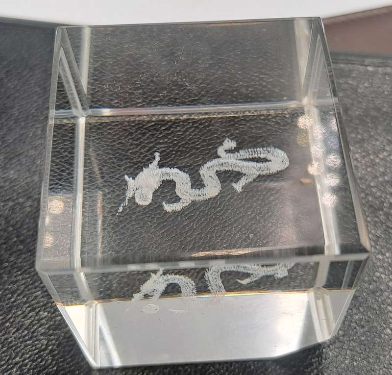 Chinese Dragon Crystal Glass Paperweight 3D Laser Etched Cube-Boxed 4,5cm x 5cm x 5cm