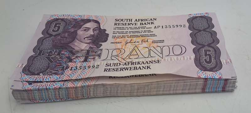 Total of 90 Notes-1989 Gerhard De Kock R5 Notes 3rd Issue In Sequence