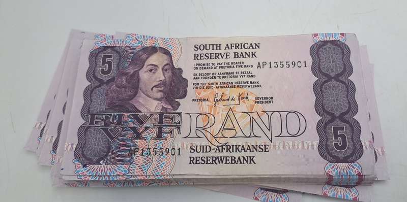 Total of 90 Notes-1989 Gerhard De Kock R5 Notes 3rd Issue In Sequence