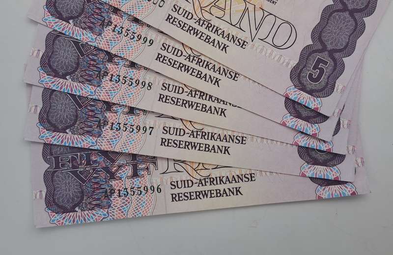 Lot of 5 1989 Gerhard De Kock R5 Notes 3rd Issue In Sequence Uncirculated