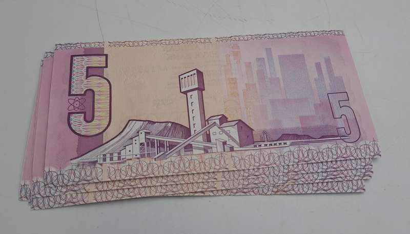 Lot of 5 1989 Gerhard De Kock R5 Notes 3rd Issue In Sequence Uncirculated