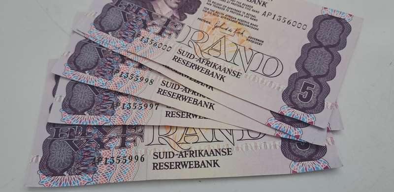 Lot of 5 1989 Gerhard De Kock R5 Notes 3rd Issue In Sequence Uncirculated
