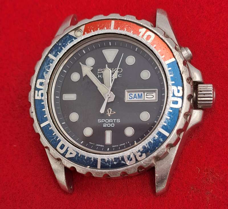 Vintage Seiko Kinetic Sports 200 illuminated Dial- SAPPLEX Crystal-see description