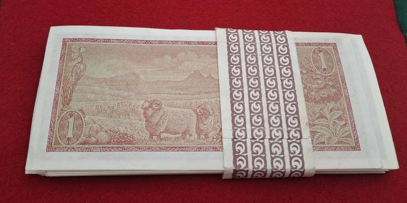 Lot of 66- 1975 De Jongh R1 Notes Afr-Eng-3rd Issue In Sequence Uncirculated