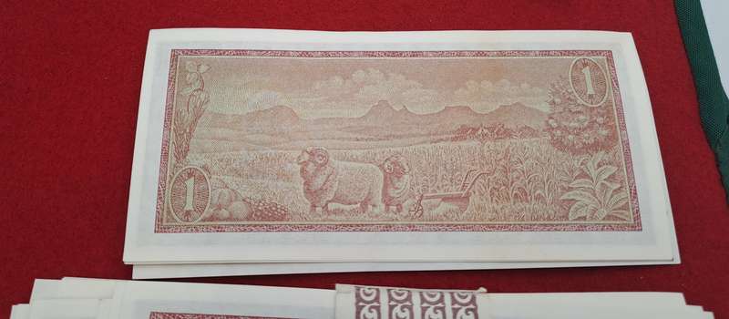 Lot of 66- 1975 De Jongh R1 Notes Afr-Eng-3rd Issue In Sequence Uncirculated