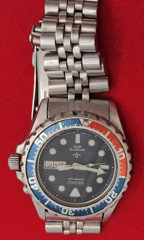 Vintage Seiko Kinetic Sports 200 illuminated Dial- SAPPLEX Crystal-see description