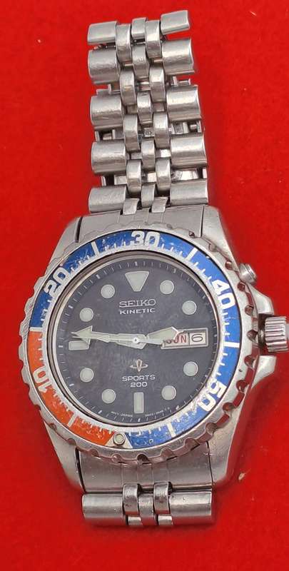 Vintage Seiko Kinetic Sports 200 illuminated Dial- SAPPLEX Crystal-see description