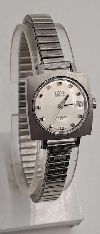 Vintage Swiss Made Ladies Roamer Searock Automatic watch -Working