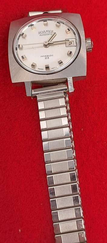 Vintage Swiss Made Ladies Roamer Searock Automatic watch -Working
