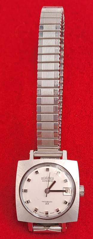 Vintage Swiss Made Ladies Roamer Searock Automatic watch -Working