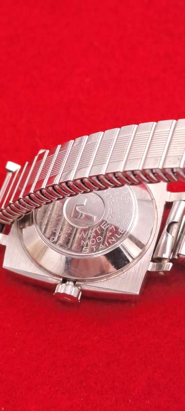 Vintage Swiss Made Ladies Roamer Searock Automatic watch -Working