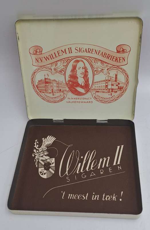 Empty Vintage Willem II Cigar tin Extra Senoritas Made in Holland Holland