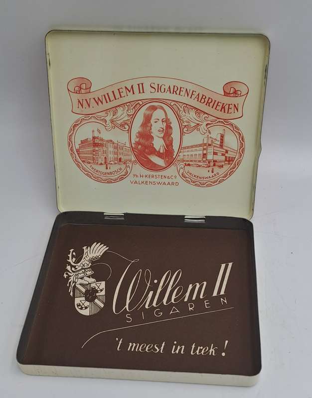 Empty Vintage Willem II Cigar tin Extra Senoritas Made in Holland Holland