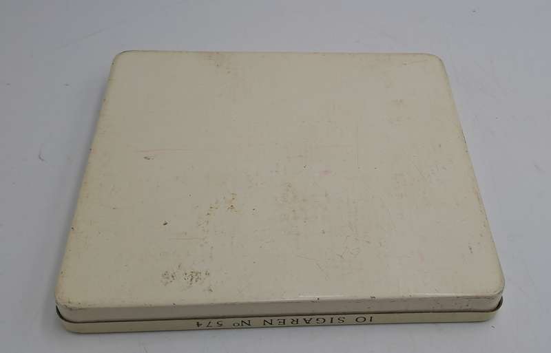 Empty Vintage Willem II Cigar tin Extra Senoritas Made in Holland Holland