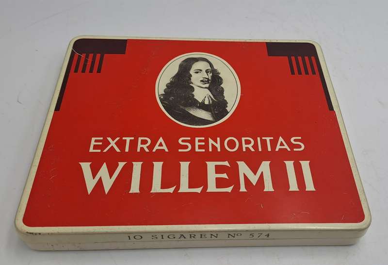Empty Vintage Willem II Cigar tin Extra Senoritas Made in Holland Holland