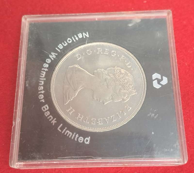 Collectable 1981 Royal Wedding Commemorative Crown Prince Charles and Lady Diana -Uncirulated