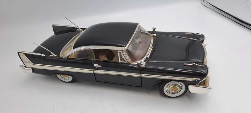 1958 Plymouth Fury Scale 1/18 No73115 Licence by Daimler Chrysler 2001-made in China
