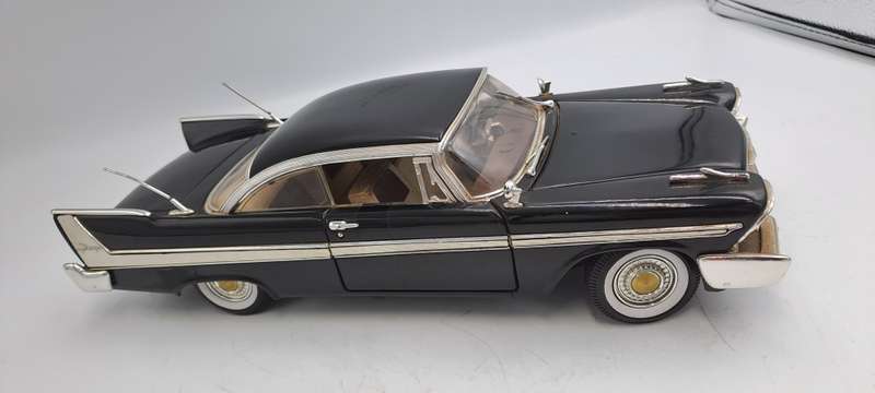 1958 Plymouth Fury Scale 1/18 No73115 Licence by Daimler Chrysler 2001-made in China