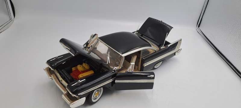 1958 Plymouth Fury Scale 1/18 No73115 Licence by Daimler Chrysler 2001-made in China