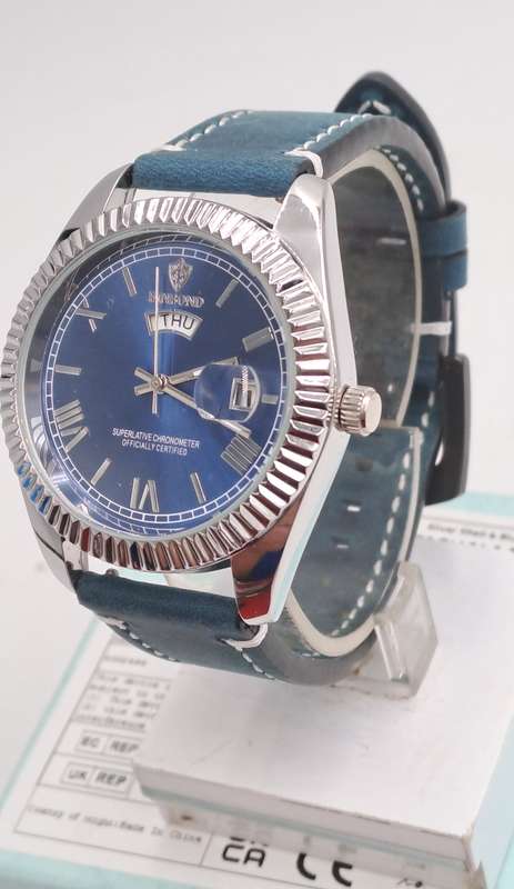 Unused Blue Face BinBond Men's fashion watch-Leather Strap -still in Box