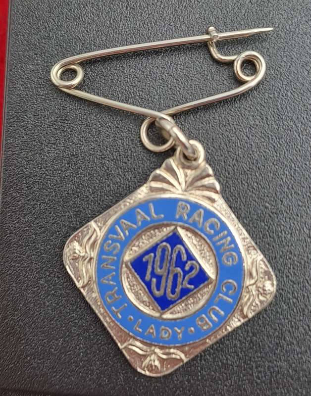 Rare!! 1962 Transvaal Racing Club LADY (HORSE RACING)-Enamel Badge- No 233