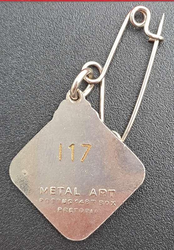 Rare!! 1962 Transvaal Racing Club  (HORSE RACING)-Enamel Badge- No 117