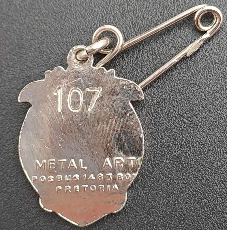 Rare!! 1960 Transvaal Racing Club (HORSE RACING)-Enamel Badge- No 107