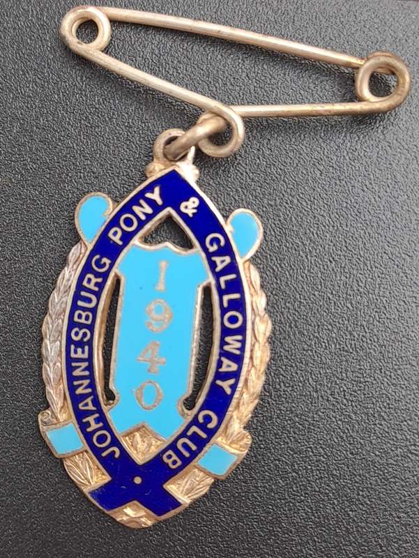 Rare!! 1940 Johannesburg Pony and Galloway Club -Enamel Badge- No 7