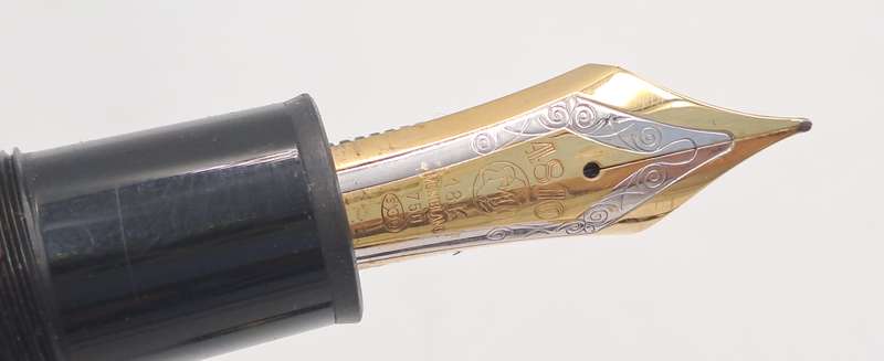 Pre-Owned Mont Blanc Fountain Pen with 4810 18kt 750 Gold Nib-Barrel and Cap DAMAGED