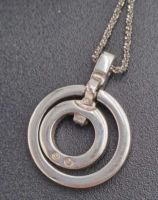 Swarovski Crystal Pendant with 80cm Sterling silver Chain